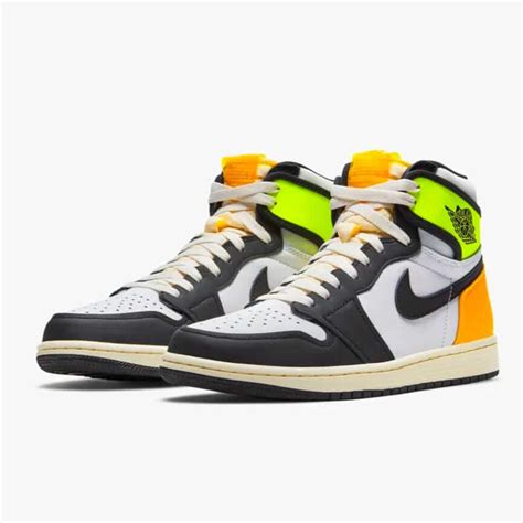 nike retro high sneaker weiß gold|Air Jordan 1 Retro High White Black Volt University Gold.